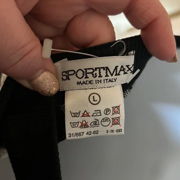 Sleeveless cotton Sport Max Brand ladies, black and white floral top. - Picture 3 of 6